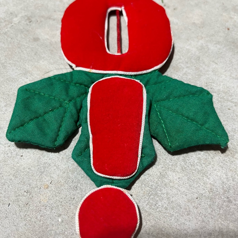 Santa Claus Red and Green Holiday Wall Hanging - Picture 6 of 6